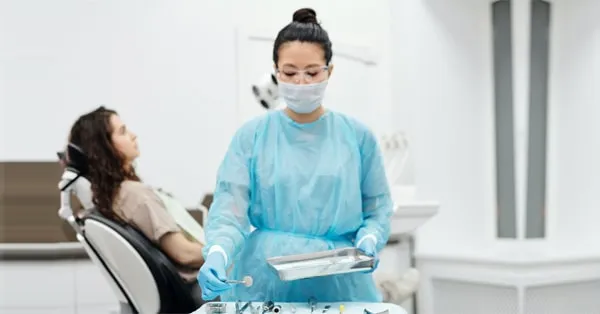 Educational Requirement to become a Dental Assistant in USA Dental Assistant